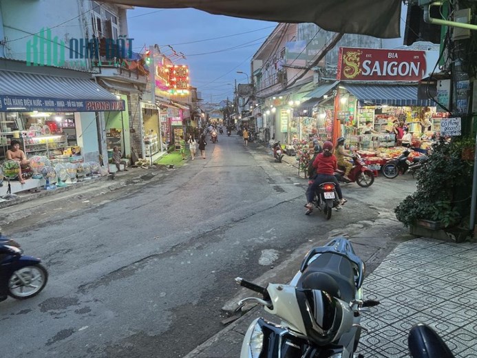 MẶT TIỀN 115m2-ng5m ĐANG KINH DOANH SẦM UẤT NGAY CỔNG CHỢ HẦM CHUI ĐS4-p.LINH XUÂN-THỦ ĐỨC CHỈ