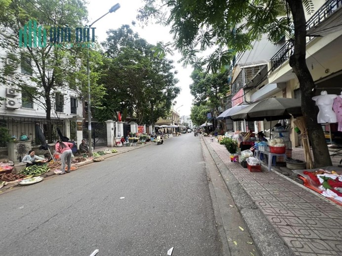 SÀI ĐỒNG,KHU VỰC KINH DOANH SẦM UẤT,70M2 ĐẤT,CÓ NHÀ CẤP 4,OTO TRÁNH,3 BƯỚC RA CHỢ,NHỈNH 7 TỶ