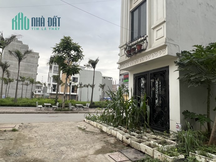 Bán 40m đất tái định cư Thạch Bàn - mặt tiền 4m - vỉa hè rộng - ô tô tránh - kinh doanh.
