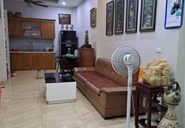 Cho thuê nhà nguyên căn Lạc Long Quân 40m2, 4T,4m, 11 triệu, Tây Hồ.