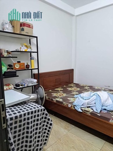 Cho thuê nhà nguyên căn Lạc Long Quân 40m2, 4T,4m, 11 triệu, Tây Hồ.