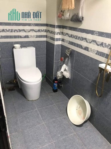 Cho thuê nhà nguyên căn Lạc Long Quân 40m2, 4T,4m, 11 triệu, Tây Hồ.