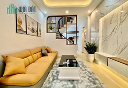 Cho thuê nhà Lạc Long Quân 45m 4T. MT4m. Kinh doanh. ở sướng. 11tr
