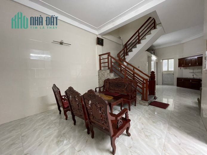 Bán nhà 3 tầng 51m2 mới ngõ đường Võ Thúc Đồng - P. Bến Thủy