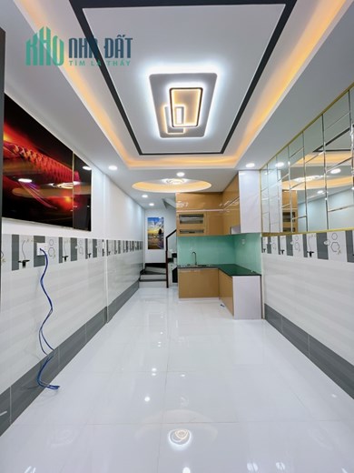 Bán nhà Rẻ Đẹp 20 thước Hoàng Diệu Q4
 đúc 4 tấm cách mặt tiền 20 m cách Q1- 50 m có 4 tỷ..