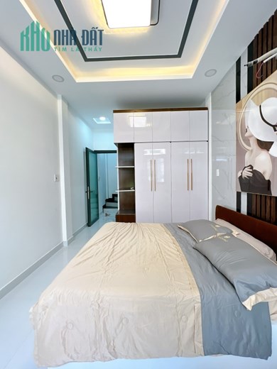 Bán nhà Rẻ Đẹp 20 thước Hoàng Diệu Q4
 đúc 4 tấm cách mặt tiền 20 m cách Q1- 50 m có 4 tỷ..