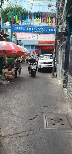Bán nhà Rẻ Đẹp 20 thước Hoàng Diệu Q4
 đúc 4 tấm cách mặt tiền 20 m cách Q1- 50 m có 4 tỷ..