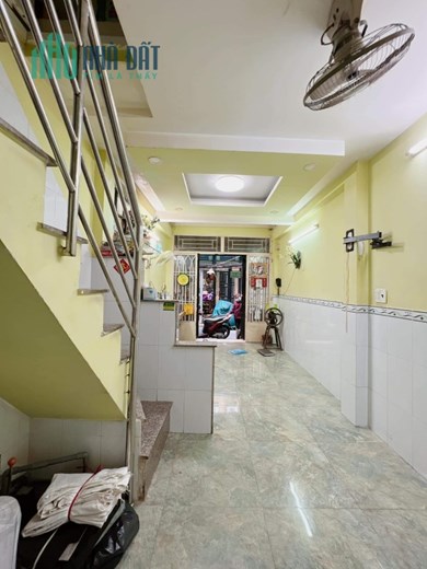Bán nhà Rẻ Đẹp Q4 Đoàn Văn Bơ 

Ngang 3.1x 8m đúc 4 tấm có 3 tỷ hơn
 cách Q1- 50 m
3 phòng Ngũ