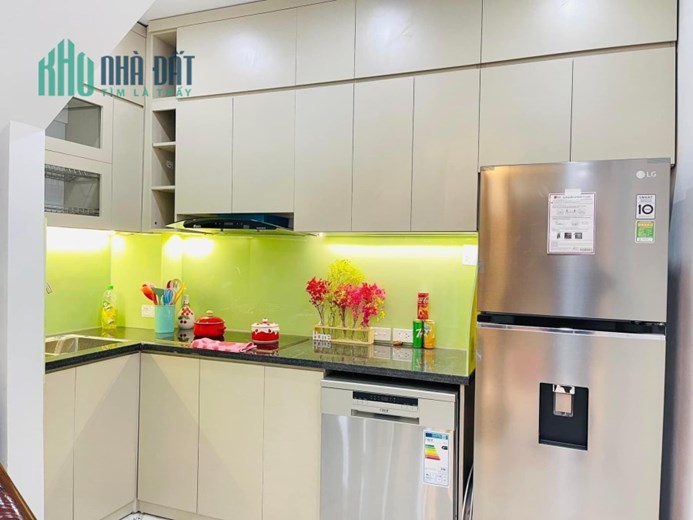 Bán nhà Nguyễn Khuyến, ngõ Ô TÔ, 3 bước chân ra phố, 34m2, nhỉnh 6 tỷ