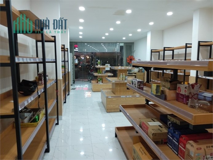 Nguyên căn mặt tiền Nguyễn Thị Thập, Tân Phú, quận 7