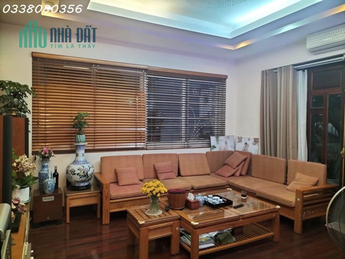 Bán nhà phố Cát Linh, ngõ ô tô, DTXD 70m2 x 5 tầng, MT5.1m. 14.2 tỷ.