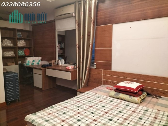 Bán nhà phố Cát Linh, ngõ ô tô, DTXD 70m2 x 5 tầng, MT5.1m. 14.2 tỷ.