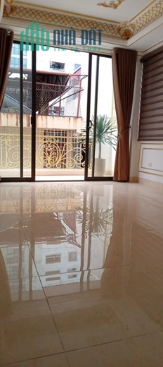 Nhà đẹp Nguyễn Xiển 41m x 5 tầng, mt: 3.9m, ô tô tránh, vỉa hè