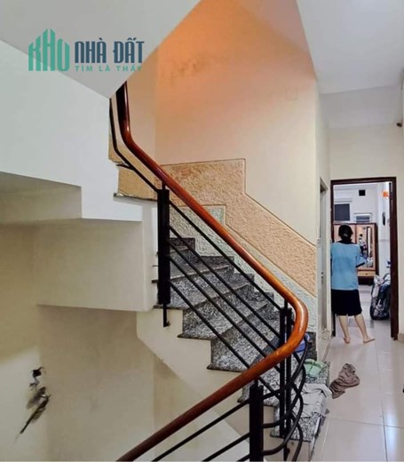 NHÀ HXH đỗ cửa - gần Cư Xá Đô Thành Phường 4 Quận 3 - 4 tầng BTCT