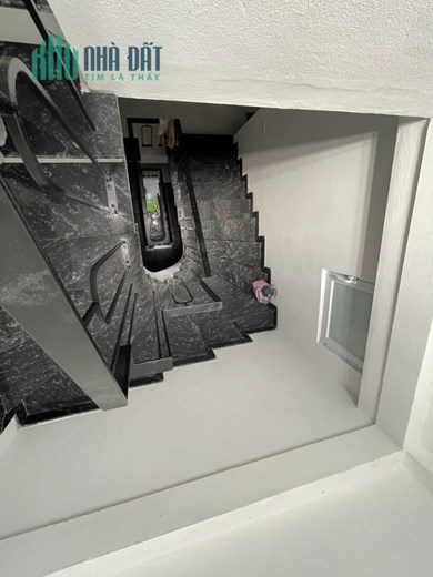 SIÊU PHẨM LẠC LONG QUÂN 58M2 X 5T Ô TÔ – GẦN PHỐ - Ở VIP 8.7 TỶ