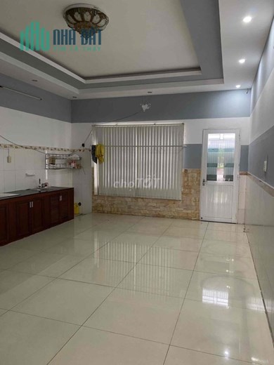 Cho thuê nhà mặt tiền đường Hùng vương ngay trung tâm thành phố Bà Rịa, đối diện cafe Memory.