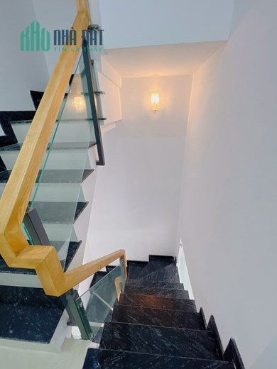 CẦN BÁN GẤP NHÀ CHÍNH CHỦ DT 30m² Giá 2tỷ880 tại 168 Chiến Lược