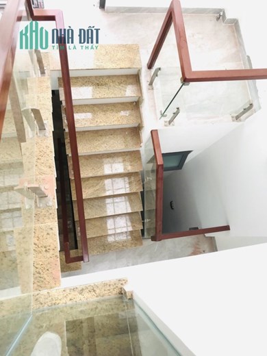 ĐỪNG BỎ QUA TIN NÀY - NHÀ HUỲNH VĂN BÁNH - HẺM NHỰA 6M THÔNG - Ô TÔ VÀO NHÀ - 5 TẦNG NỞ HẬU – CHỈ