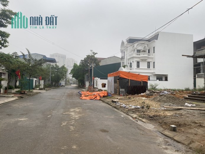 Bán 217 m2 đất khu đô thị Chùa Hà Tiên Giá : 22tr/m2. Liên hệ: 0986.454.393 - 0986.797.222