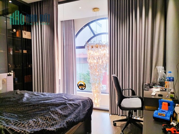 Bán Nhà Mặt Phố Giảng Võ, 89m2, Vỉa Hè, Mặt Tiền Quyền Lực, Kinh Doanh Sầm Uất Quận Đống Đa