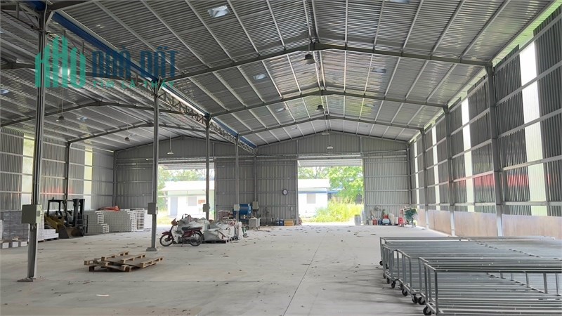 nhà xưởng cho thuê sản xuất, khu dân cư đông đúc, kv dễ tuyển CNV. trạm điện riêng theo xưởng