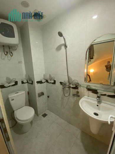 Cho thuê nhà Đốc Ngữ, Ba Đình Cạnh MP Ô tô Tránh. 40m2 Thông Sàn 4 Ngủ 15tr/tháng