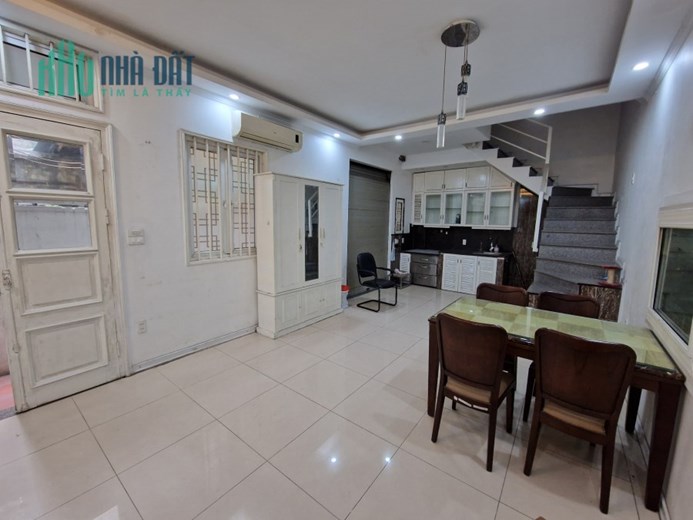 Chính chủ cho thuê lâu dài nhà Đầu phố Huế - Trần Khát Chân, Hai Bà Trưng, Hà Nội