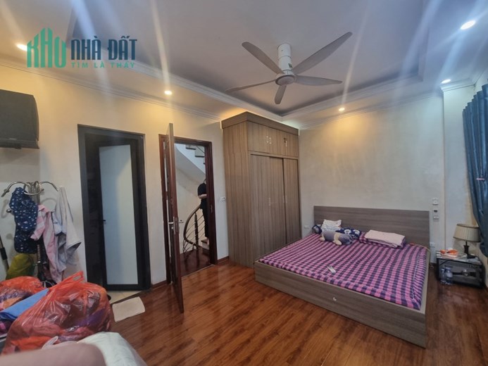 HIẾM TẠI GIA THỤY NHÀ ĐẸP Ô TÔ ĐỖ CỬA - NGAY CẠNH ĐƯỜNG TRẦN HƯNG ĐẠO - TRƯỜNG GIA THỤY CHUẨN QUỐC