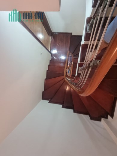 HIẾM TẠI GIA THỤY NHÀ ĐẸP Ô TÔ ĐỖ CỬA - NGAY CẠNH ĐƯỜNG TRẦN HƯNG ĐẠO - TRƯỜNG GIA THỤY CHUẨN QUỐC