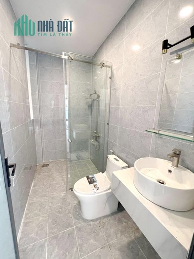 Nhà mới 4 tầng mặt tiền hẻm 136 Nguyễn Thị Tần P2Q8 giá 6tỷ4