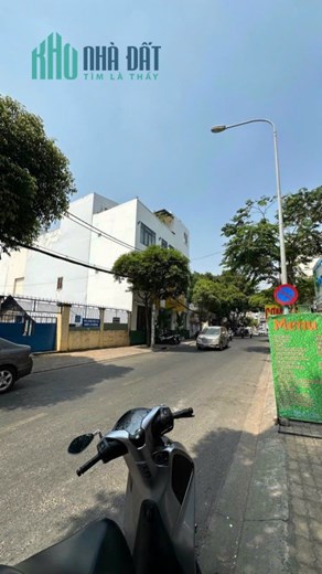 Lô đất đẹp mặt tiền thụt 
Dien tích 5x12m 
Vị trí Nguyễn Bỉnh Khiêm p1 Go Vấp 
Xây được trệt lửng 3
