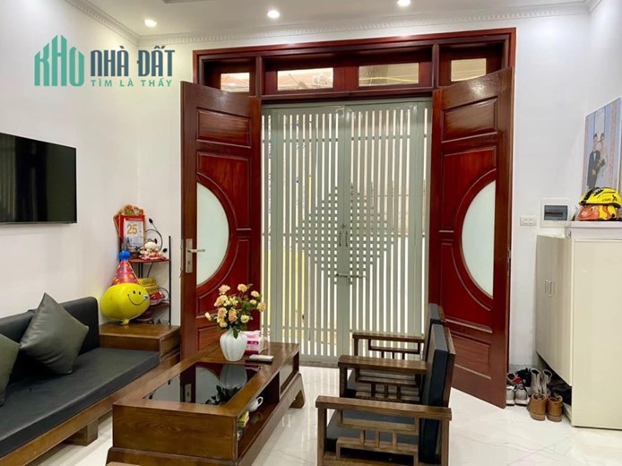 Bán nhà ngõ 205 Xuân Đỉnh,lô góc,5m ra ô tô,2 mặt thoáng,tặng nội thất,33m2,5T,mt:4,7m