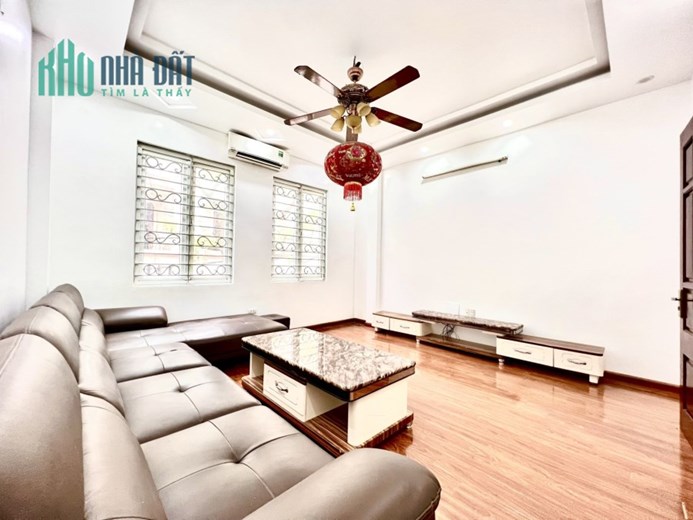 Đống Đa- Nhà phố Tôn Đức Thắng - DT 55 m2, nhà 5 tầng, nội thất đẹp- ngõ thông- kinh doanh. Giá 7.9