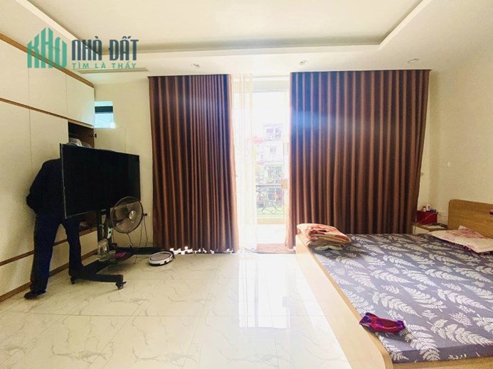 Đống Đa- Nhà phố Tôn Đức Thắng - DT 55 m2, nhà 5 tầng, nội thất đẹp- ngõ thông- kinh doanh. Giá 7.9