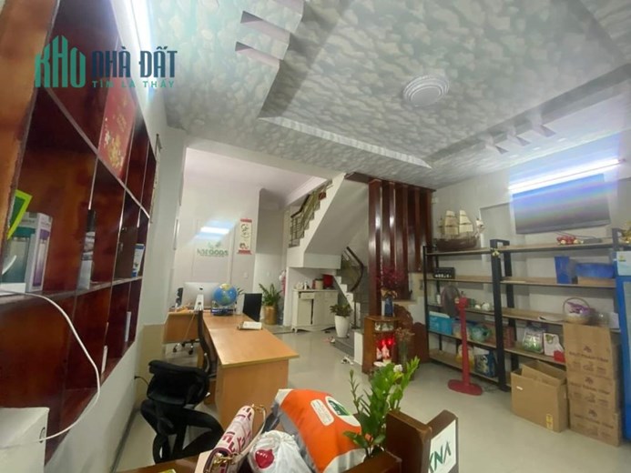 Bán Gấp 80m2 Nhà HXH đường 11,trường thọ,chợ Thủ Đức,Sổ riêng chỉ nhĩnh 3 tỷ