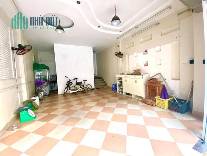 BÁN NHÀ 5 TẦNG LÔ GÓC PHỐ NGUYỄN CÔNG HOAN - BA ĐÌNH 5,9 TỶ Ô TÔ VÀO NHÀ 36m2 GẦN UBND PHƯỜNG