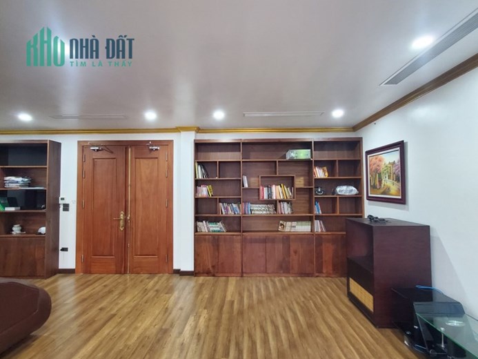 Bán biệt thự Linh Đàm, Hoàng Mai, 250m, 4 tầng, 13m mặt tiền, nhỉnh 45 tỷ, có thương lượng