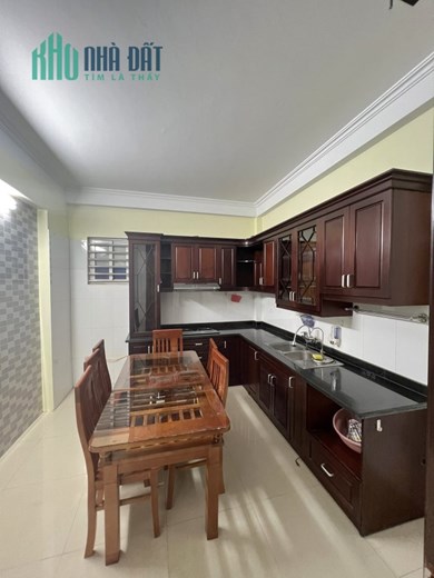 Bán nhà phố Võng Thị, ô tô vào nhà, thông Hồ Tây, kinh doanh, 5 tầng, 45m2, nhỉnh 9 tỷ.