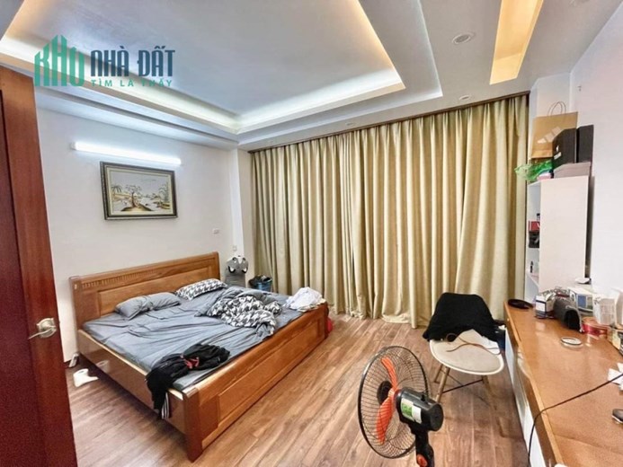 Cho Thuê Nhà #THÁI_HÀ Thông Sàn. Đẹp Như K.Sạn. 40m2 5T 3 Ngủ Full Đồ. 18tr/tháng