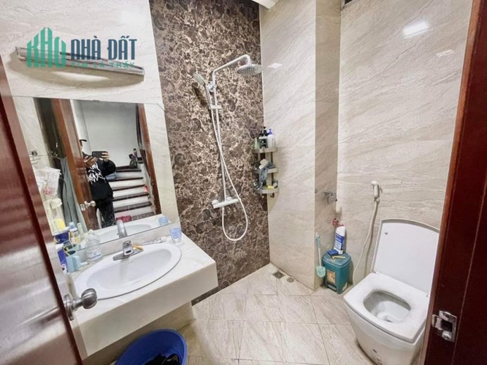 Cho Thuê Nhà #THÁI_HÀ Thông Sàn. Đẹp Như K.Sạn. 40m2 5T 3 Ngủ Full Đồ. 18tr/tháng