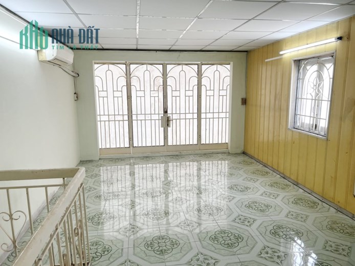Nhà thuê nguyên căn hẻm 100 Dương Bá Trạc P1Q8 - Giá 8 Triệu