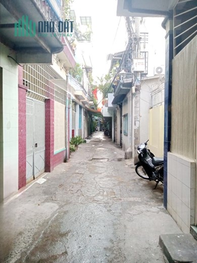 Nhà thuê nguyên căn hẻm 100 Dương Bá Trạc P1Q8 - Giá 8 Triệu