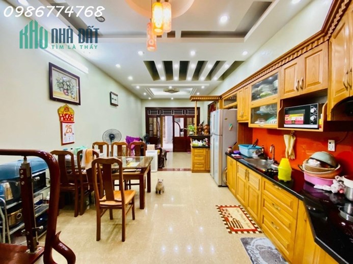 PHÂN LÔ- LÊ TRỌNG TẤN - THANH XUÂN - Ô TÔ VÀO NHÀ - CHỦ TỰ XÂY TÂM HUYẾT - NHÀ ĐẸP - Ở LUÔN.