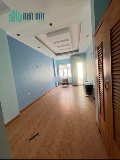 Cho Thuê Nhà Hào Nam, Có GARA. Ngõ Ô tô Đỗ Cửa. 45m2. Thông Sàn 21tr/tháng (CTL)