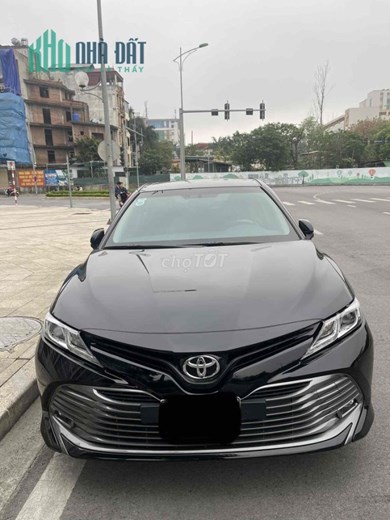 Cần bán xe camry 2.0 G 2022 chạy cực ít Phường Quan Hoa, Quận Cầu Giấy, Hà Nội