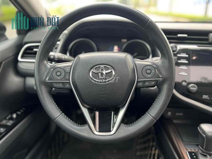 Cần bán xe camry 2.0 G 2022 chạy cực ít Phường Quan Hoa, Quận Cầu Giấy, Hà Nội