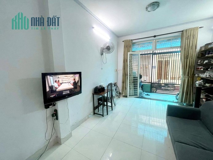 Giảm mạnh 500 triệu, nhà Chu Văn An, Bình Thạnh, 42m2, nở hậu, gần Học viện cán bộ