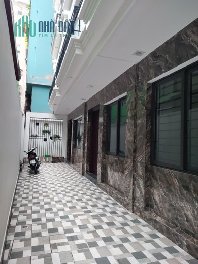 Bán nhà phố Nguyễn Khánh Toàn,Dương Quảng Hàm 40 m2 x 5 t mới tinh giá bán nhỉnh 5 tỷ