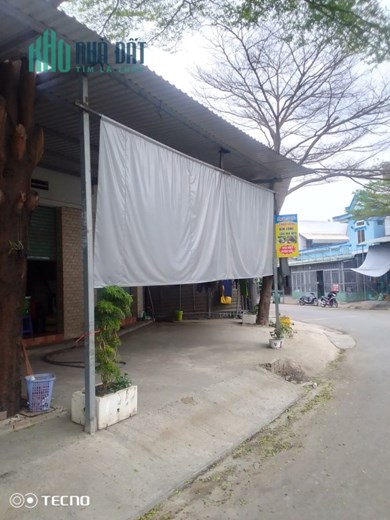 Sang quan bán cháo lòng ngay trong khu dân cư Kim Thanh, Khánh Bình, Tân Uyên.