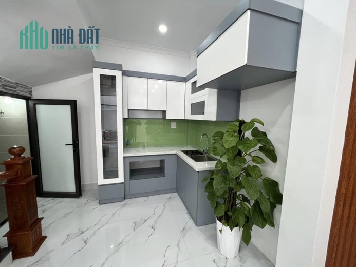 Bán Nhà Quận Thanh Xuân, ngõ rộng thênh thang,gần phố. 43m x5 tầng MT 5m. 5,x tỷ